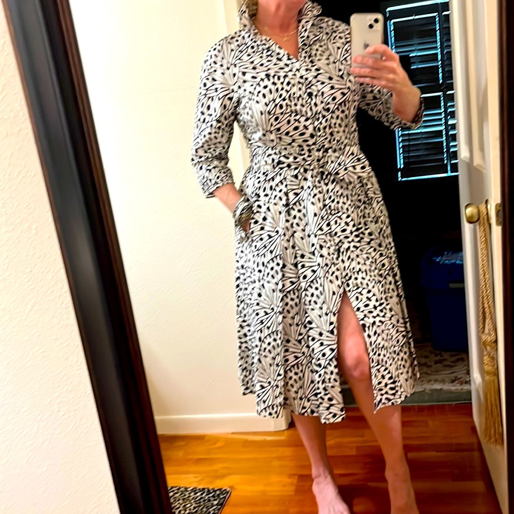 Rena Lange Classic Elegance Details are amazing. Pockets. Easy to wear. I love